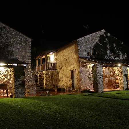 Casas Do Favacal * Ferraria de São João
