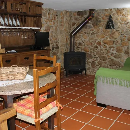 Casas Do Favacal * Ferraria de São João